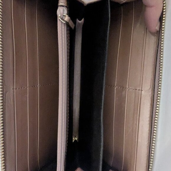 Gucci Light Pink Metallic GG Wallet with Bow Charm Accents with Box - Picture 4 of 7